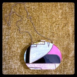 Faux shell clutch